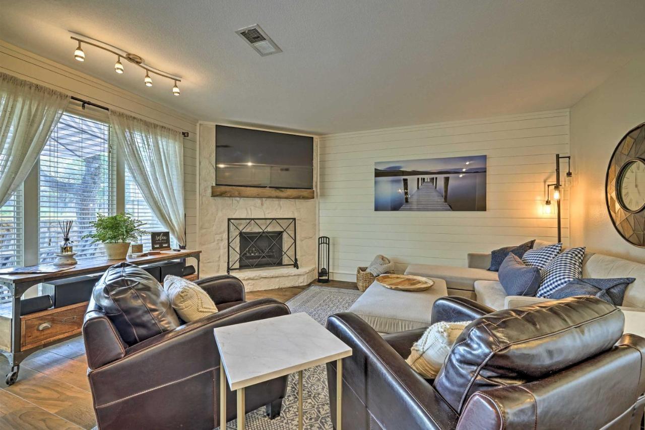 Modern Townhome With Patio, Next Door To Resort Horseshoe Bay Exterior foto